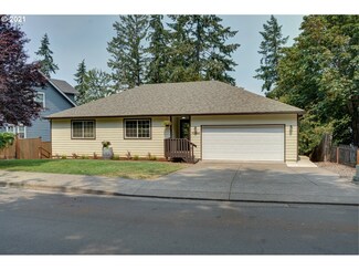 7284 Glacier Dr, Springfield, OR 97478