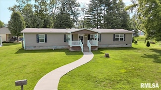 1006 S Land St, Harrisburg, IL 62946