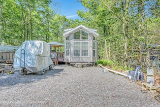 791 Bluebird Dr, Eagle Lake, PA 18424