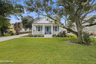 121 E Fourth St, Long Beach, MS 39560