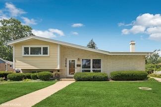 3N276 N Howard Ave, Elmhurst, IL 60126