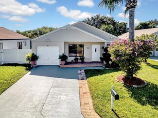 6 Cardiff Way, Boynton Beach, FL 33426