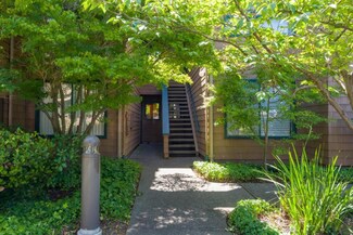 53 Pelican Ln, Redwood City, CA 94065