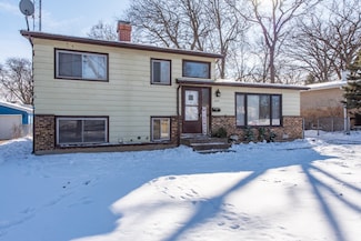 2029 Edgewood Rd, Waukegan, IL 60087