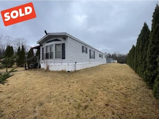 152 Overlook Dr, Greenville, NH 03048