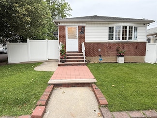 18-20 Murray St, Whitestone, NY 11357