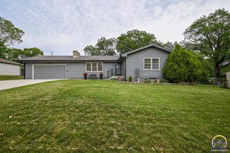 1642 SW Withdean Rd, Topeka, KS 66611