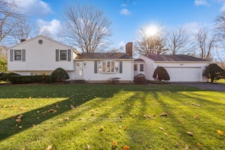 196 Fitch St, North Haven, CT 06473