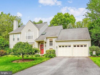 2950 Emerald Chase Dr, Herndon, VA 20171