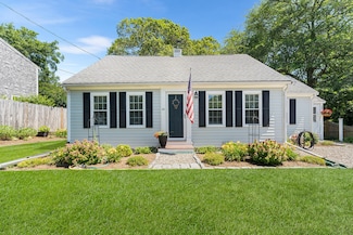20 Amvets Ave, Falmouth, MA 02540