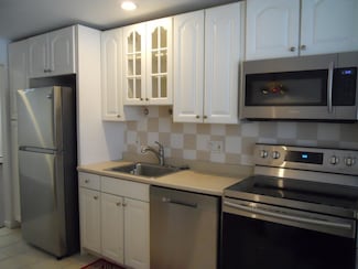 68 Bryon Rd Unit 5, Boston, MA 02132