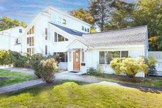 229 Winchester St, Newton Highlands, MA 02461