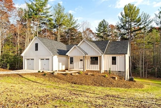 135 Hilltop St, Morganton, NC 28655