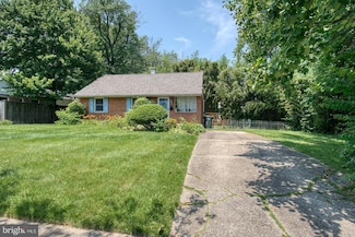 7534 Burnside Ct, Falls Church, VA 22043