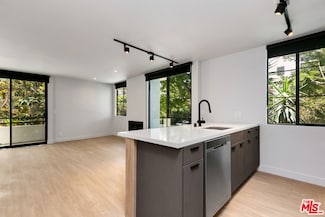 3602 Dunn Dr Unit 2, Los Angeles, CA 90034