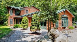 234 Rollins Rd, Newbury, NH 03255