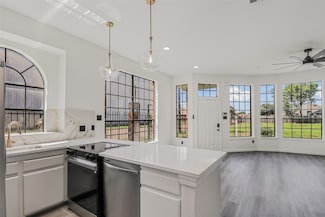 8888 Benning Dr Unit 313, Houston, TX 77031
