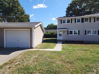 148 Woodbridge Rd, Chicopee, MA 01022