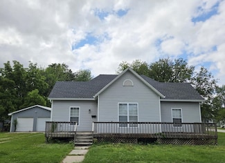 303 S Hickman St, Centralia, MO 65240