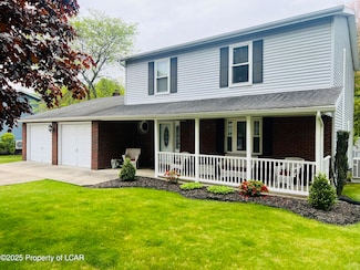 135 Hilltop Rd, Hazleton, PA 18201