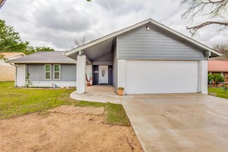 2825 Elk Grove Rd, Carrollton, TX 75007