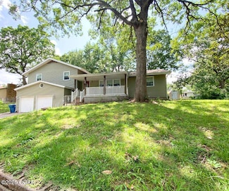 106 Cooley Dr, Carl Junction, MO 64834