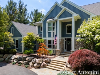 1977 Emerald Glen Ct NE Unit 60, Ada, MI 49301