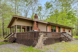 82 Lyman Ln, Gouldsboro, PA 18424
