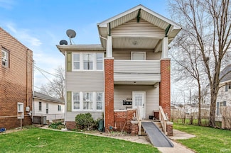 813 W 3rd St, Mishawaka, IN 46544