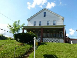 16 Foster Ave, Irwin, PA 15642