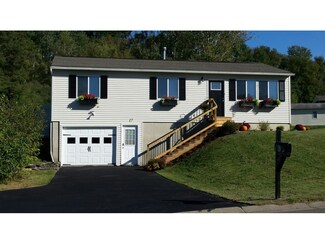 17 Lori Dr, Apalachin, NY 13732