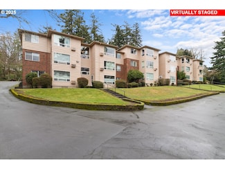 8400 SW Canyon Ln Unit 17, Portland, OR 97225