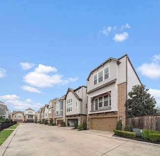 2715 Strathwood Ln, Houston, TX 77082