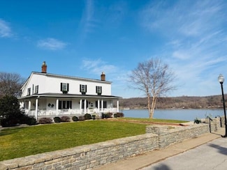 102 Ferry St, Augusta, KY 41002