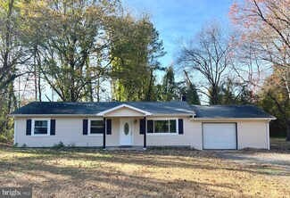 141 Meadow View Ln, Colonial Beach, VA 22443