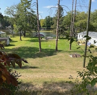 11621 Riverside Dr, Stanwood, MI 49346