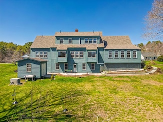 18 Pleasant St, Newcastle, ME 04553