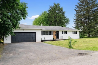 215 Stockbridge Rd, Columbus, OH 43207