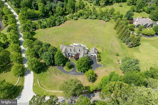 2 Spring Meadow Farm Ln, Malvern, PA 19355