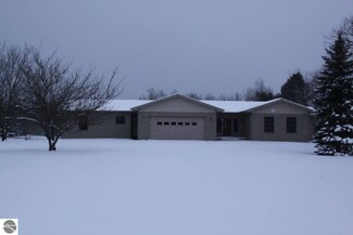 12087 Homestead Rd, Beulah, MI 49617
