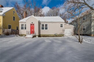 117 Meadowbrook Dr, Syracuse, NY 13210