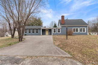 270 Ellis Dr, Louisa, VA 23093