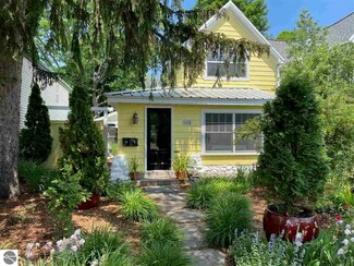 863 E Eighth St, Traverse City, MI 49686
