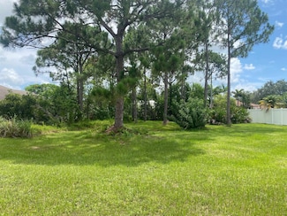 5522 NW Cordrey St, Port St. Lucie, FL 34986