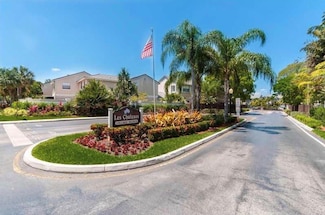 4810 Grapevine Way, Davie, FL 33331