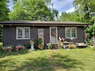 231 W School St, Everton, MO 65646