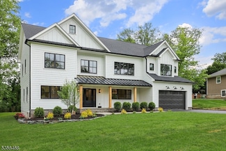 237 Appletree Ln, Mountainside, NJ 07092