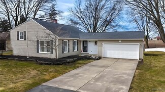 5904 Hoover Rd, Sanborn, NY 14132