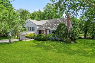 918 Sylvan Ln, Mamaroneck, NY 10543