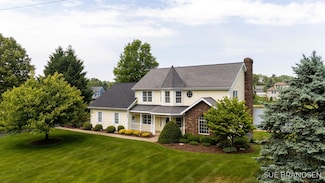 933 Meadow Ridge Dr, Holland, MI 49424